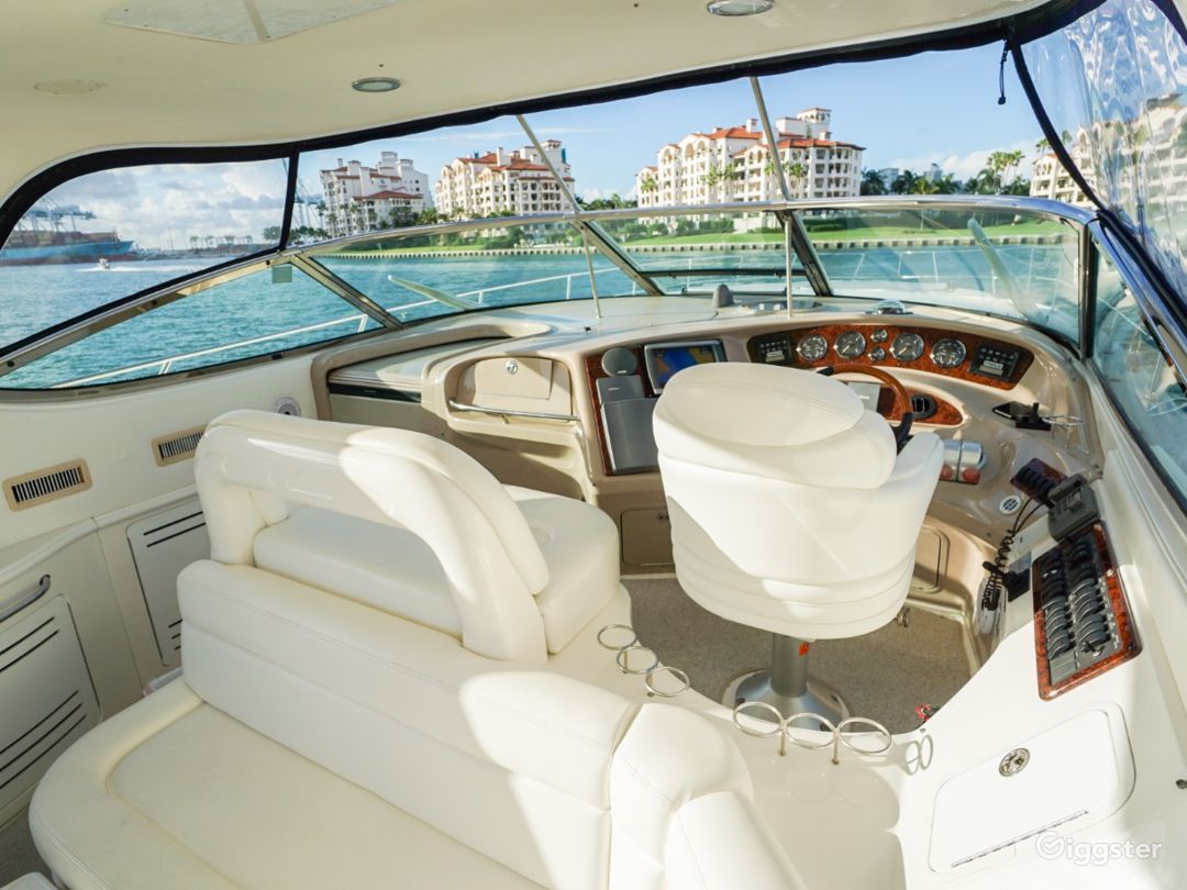 Opulent 54ft SEA RAY DUFFY’S Party Yacht Space Events Photo 3