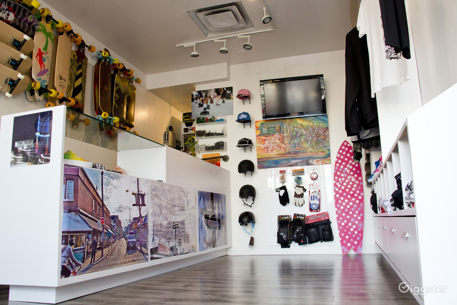 Kensington Market Boutique Rent this location on Giggster
