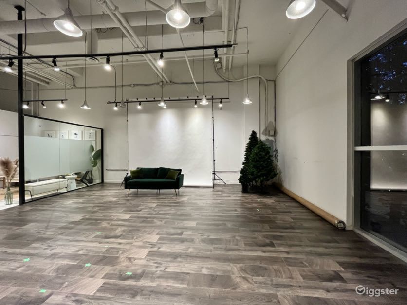 A closer look at High Ceiling Studios For Rent