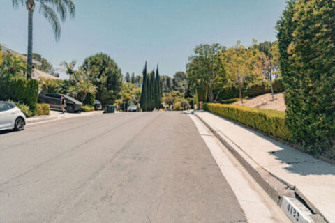 Canyon Oasis in Tarzana Photo 11