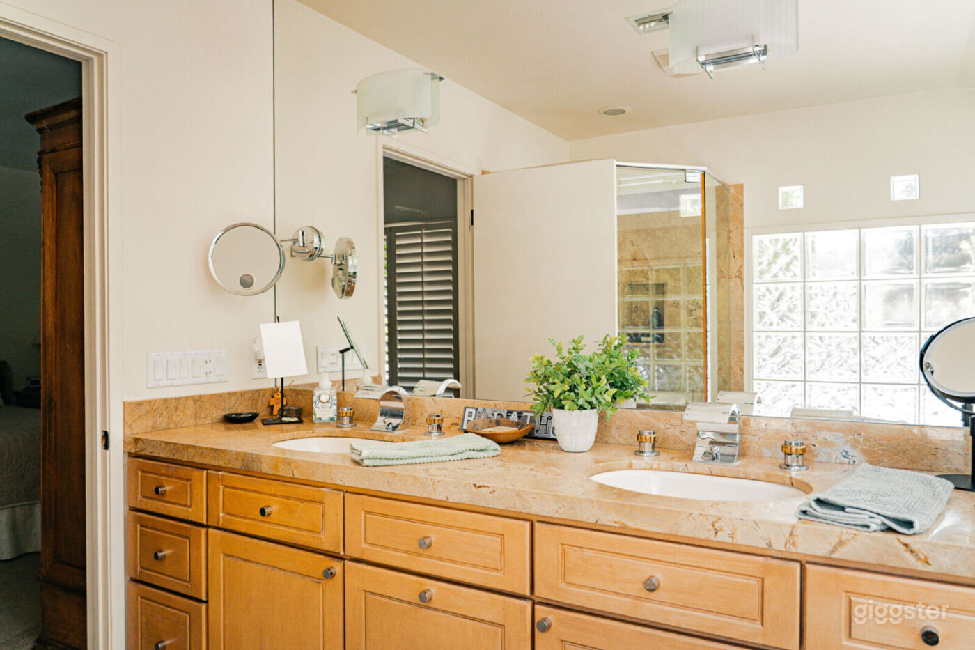 Canyon Oasis in Tarzana Photo 100