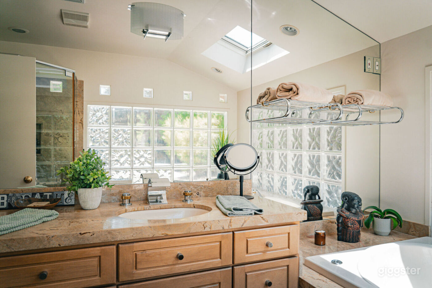 Canyon Oasis in Tarzana Photo 101