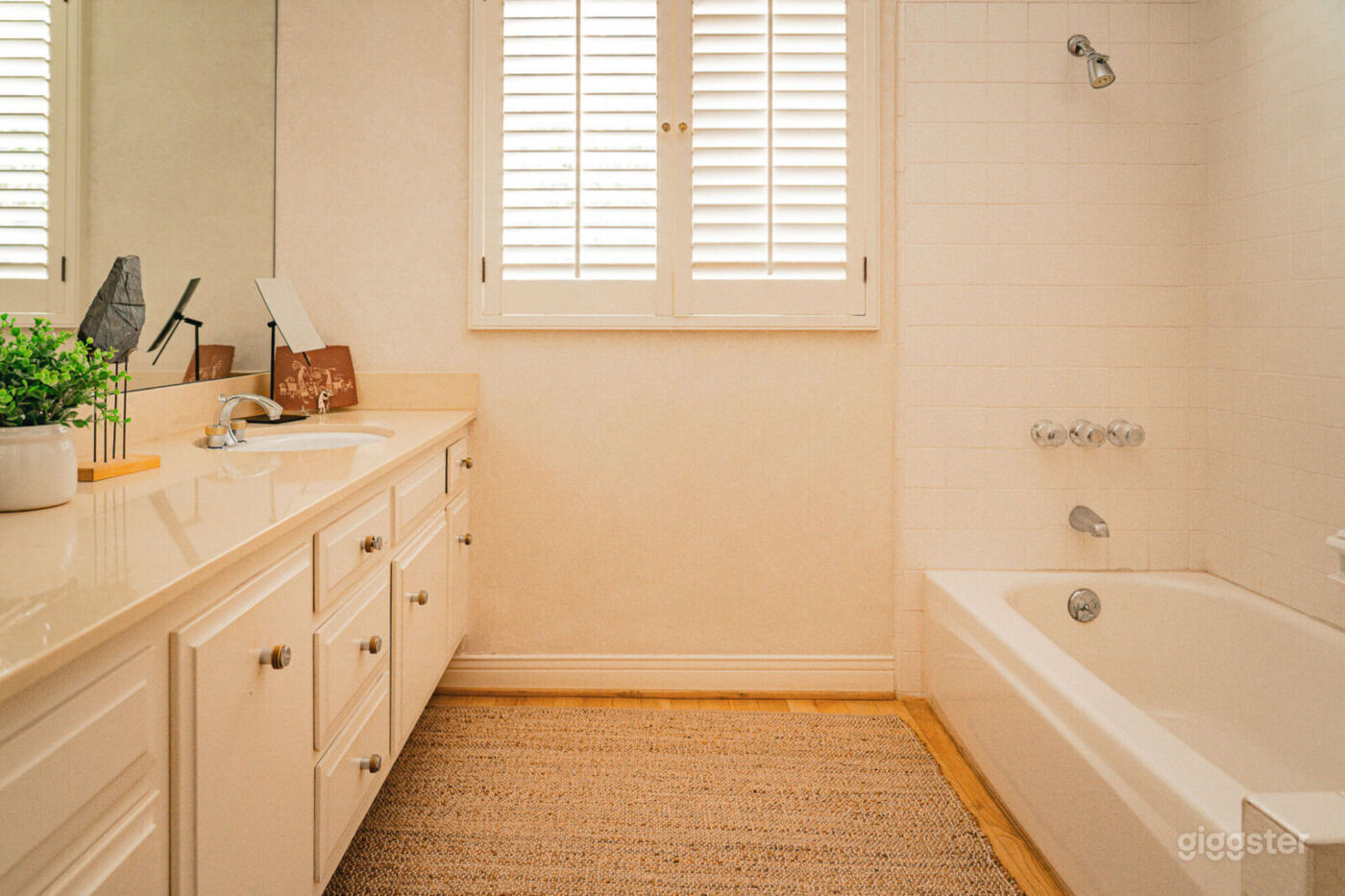 Canyon Oasis in Tarzana Photo 87