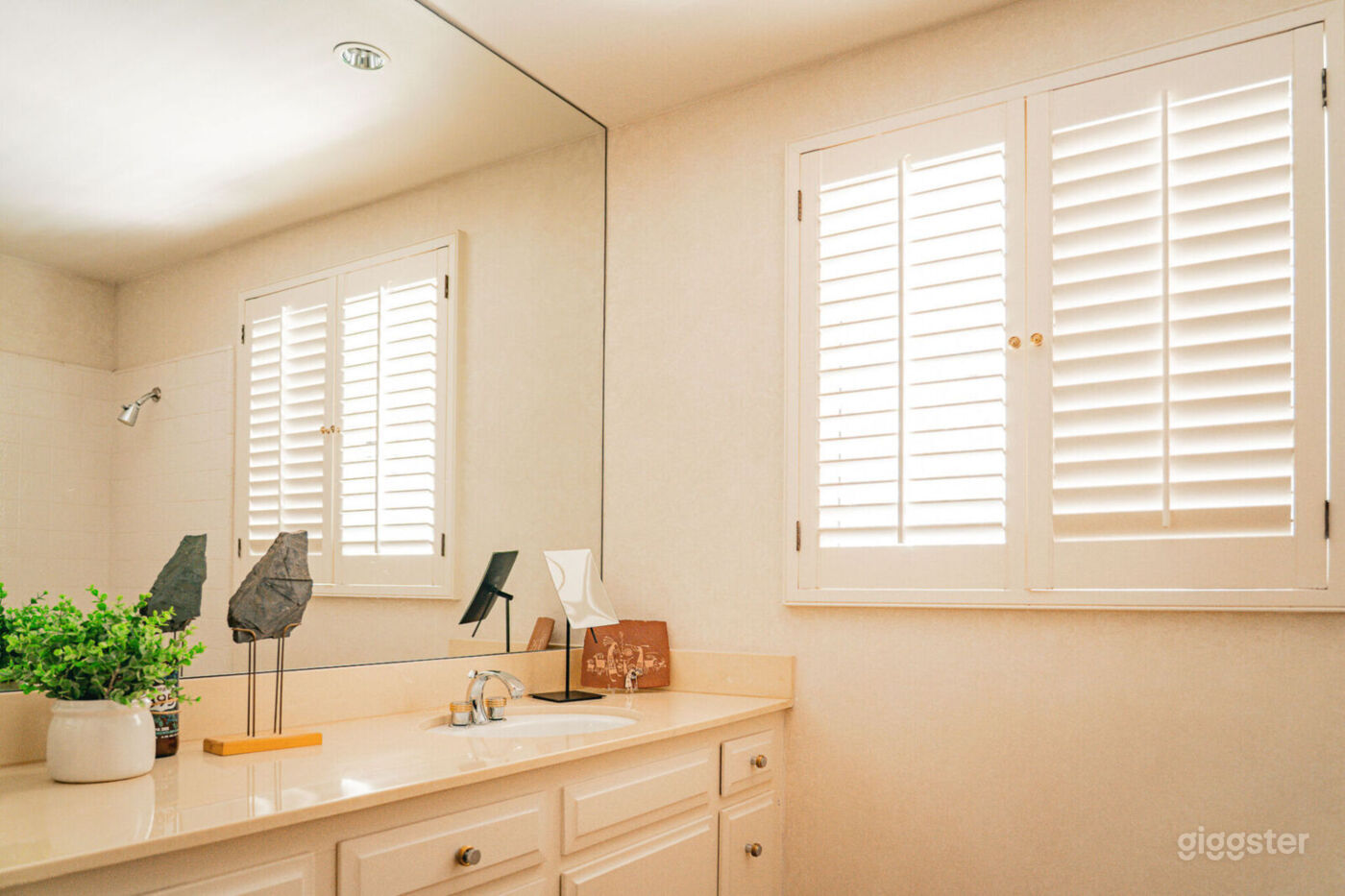 Canyon Oasis in Tarzana Photo 90