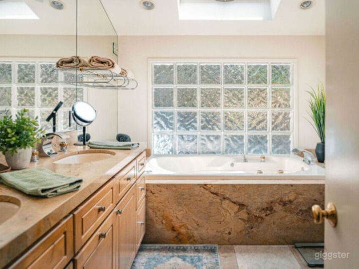 Canyon Oasis in Tarzana Photo 5