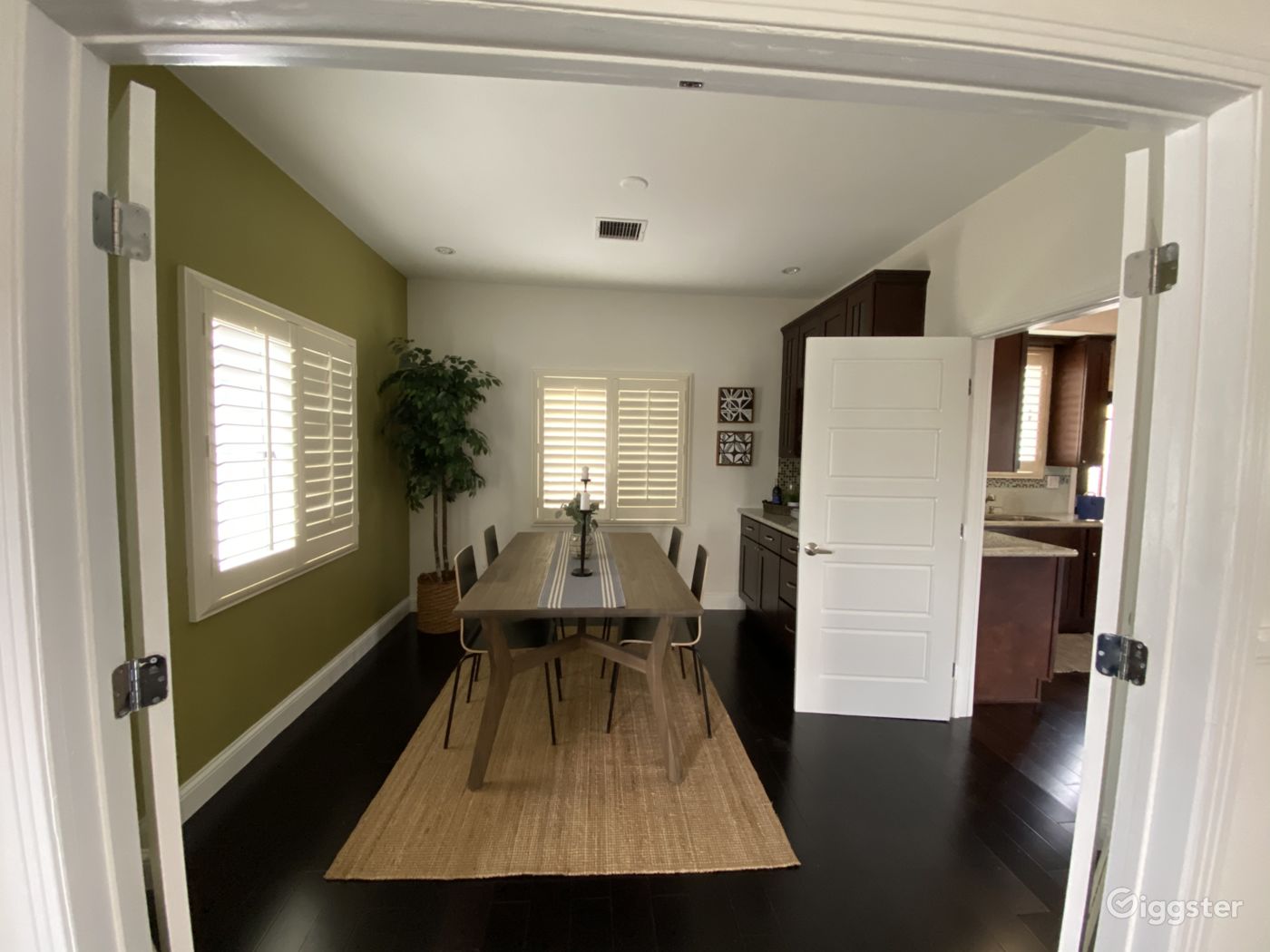Bungalow by Echo Park Lake Rent this location on Giggster