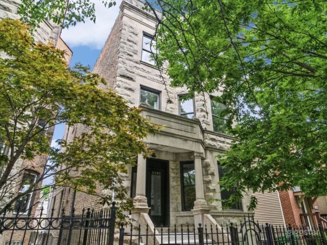 Classic Chicago Greystone 3-Flat Building Photo 1
