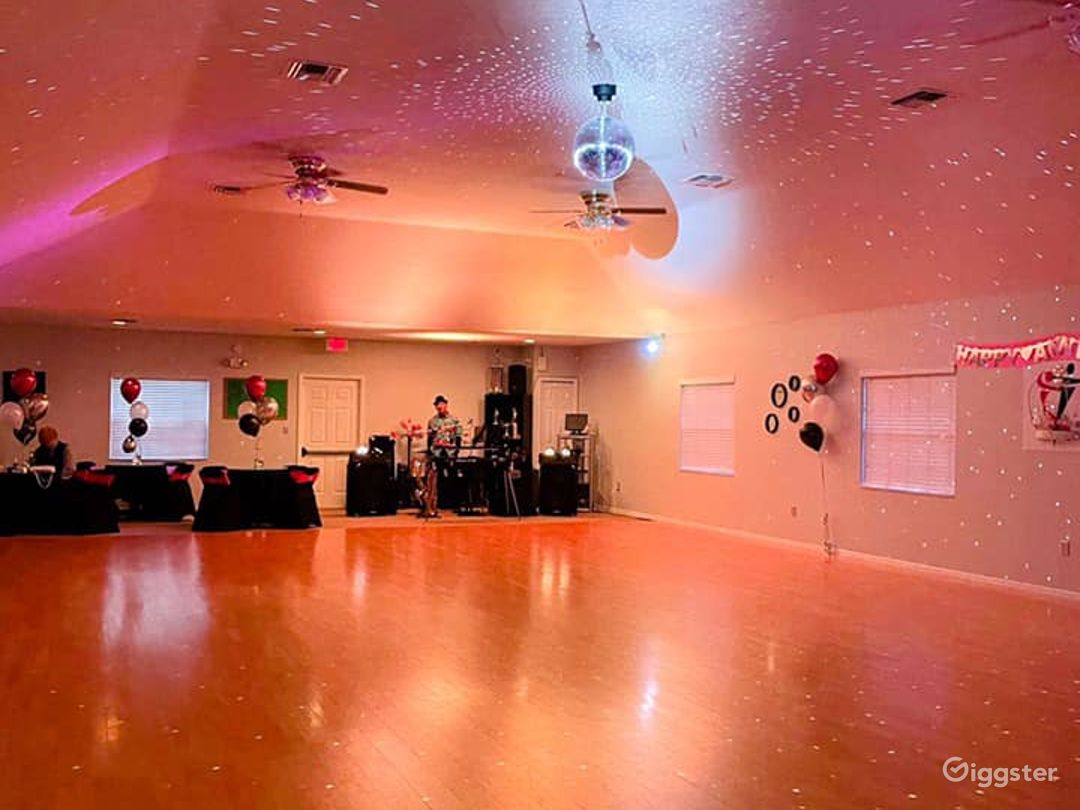 Tampa's ‘Best of the Best’ Ballroom Studio Rent this location on Giggster