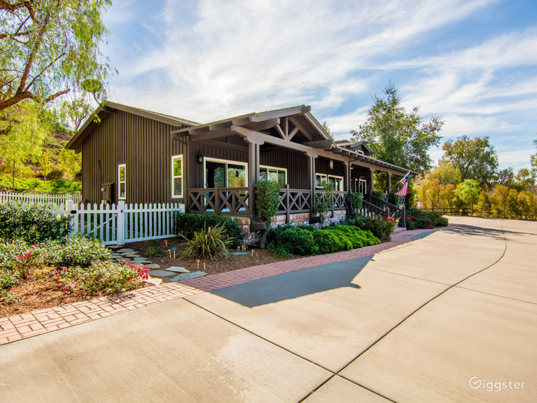 Equestrian Lovers Ranch House, Barn, & Stables Rent this location on