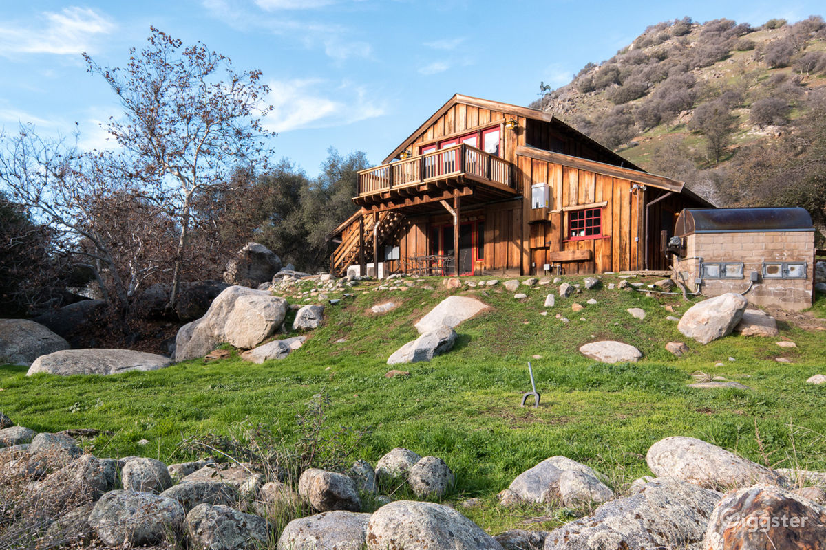 Spacious CountryStyle Event Venue in Three Rivers Rent this location