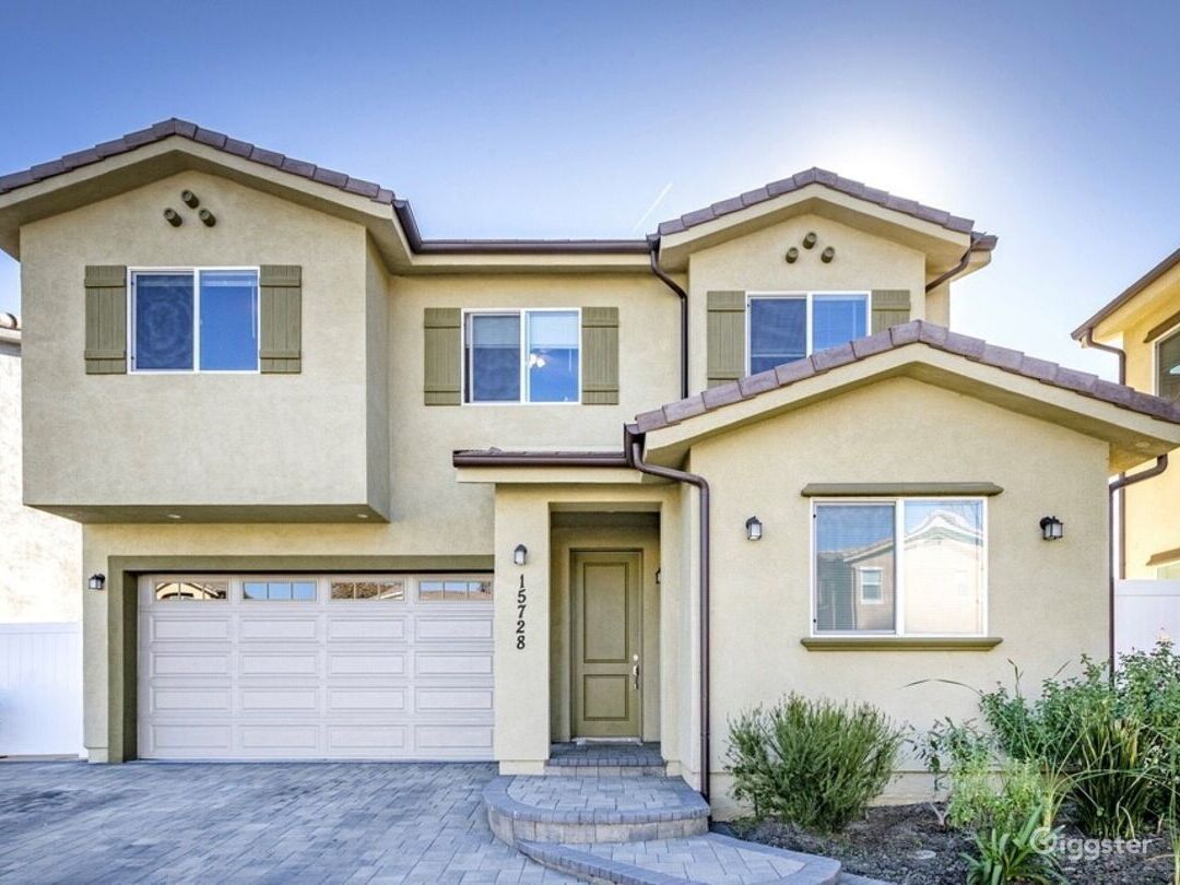 Bright Open Floor Plan 5 Bed Home w/ Culdesac Rent this location on