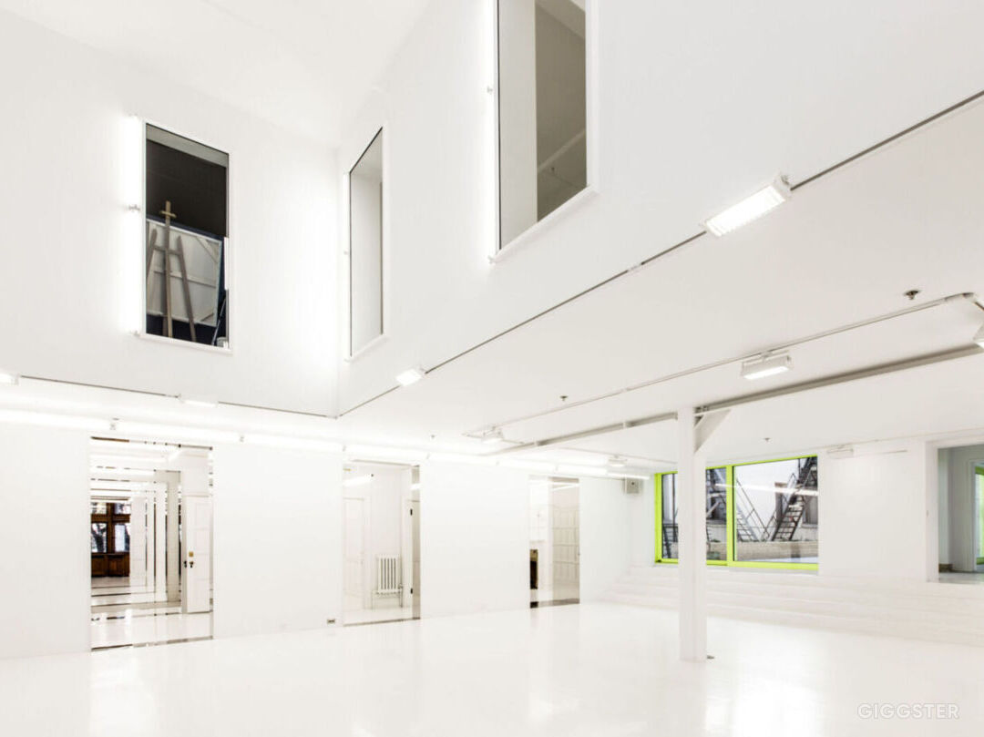 The Gorgeous Gallery Photo 3