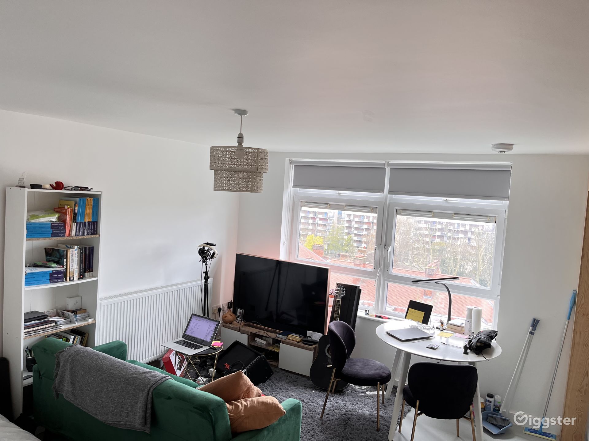 Small modern studio apartment Rent this location on Giggster