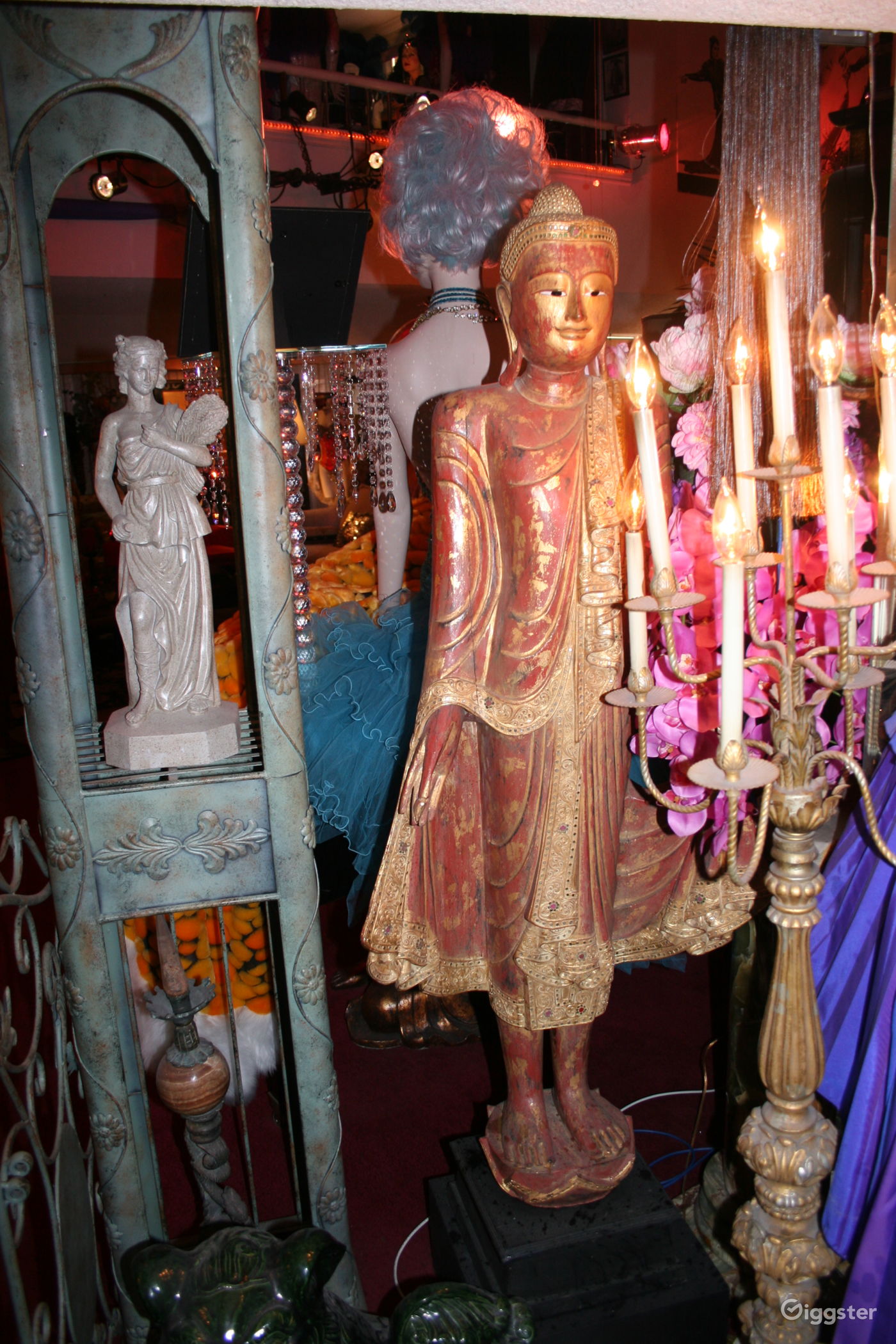 Fabulous Mansion with Mannequins in Las Vegas Rent this location on Giggster