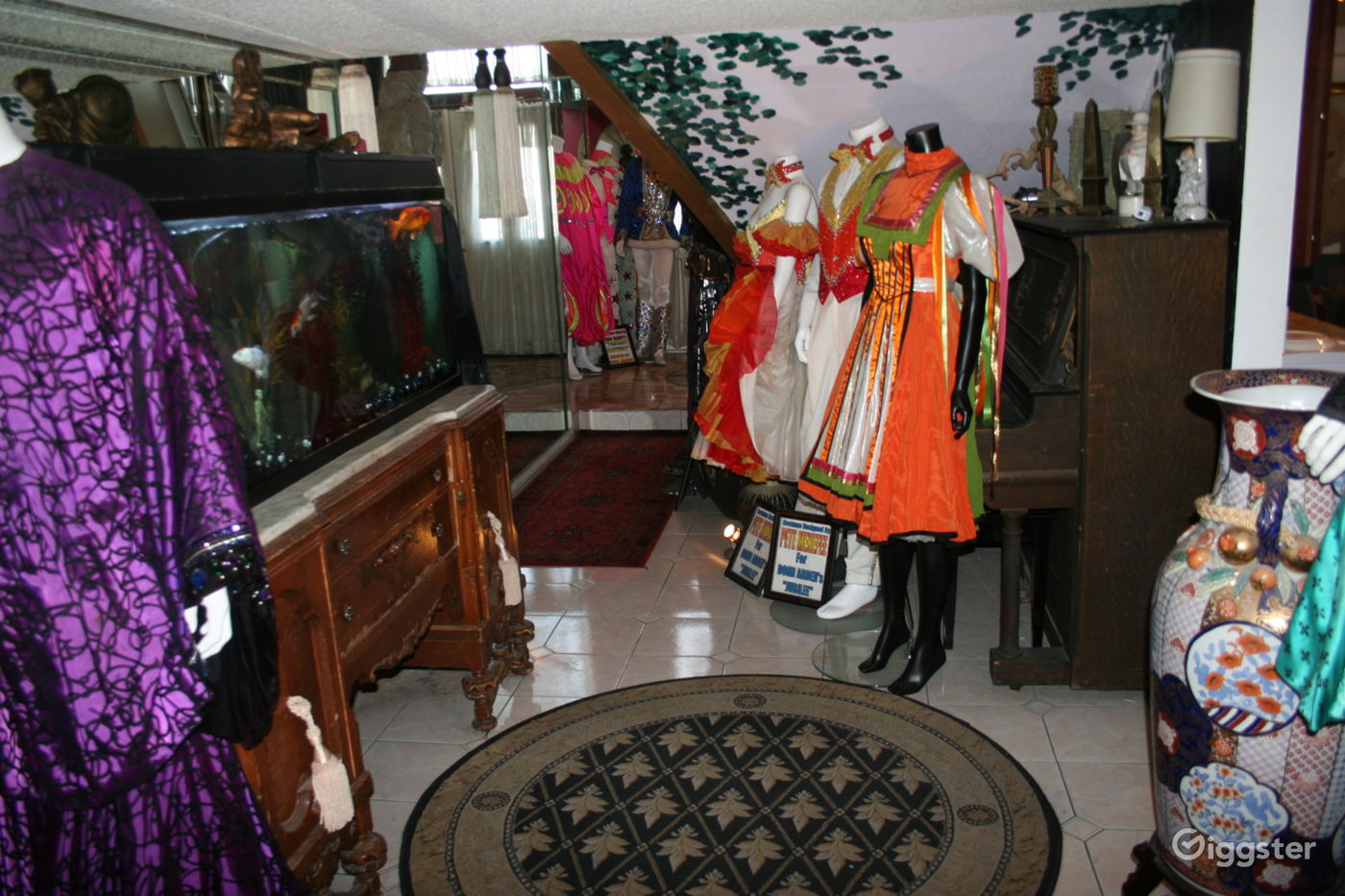 Fabulous Mansion with Mannequins in Las Vegas Rent this location on
