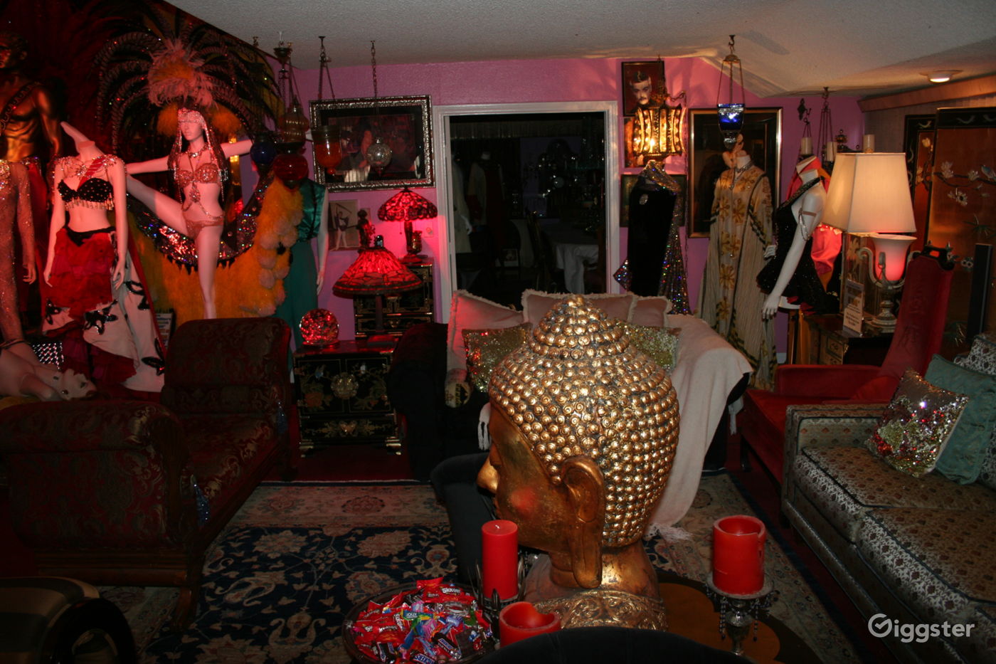 Fabulous Mansion with Mannequins in Las Vegas Rent this location on