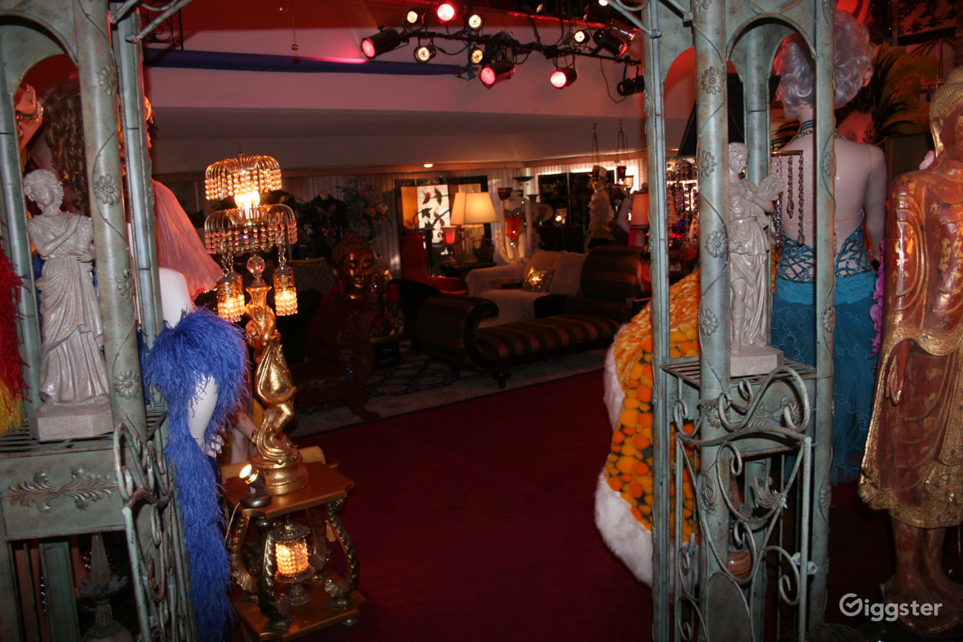 Fabulous Mansion with Mannequins in Las Vegas Rent this location on