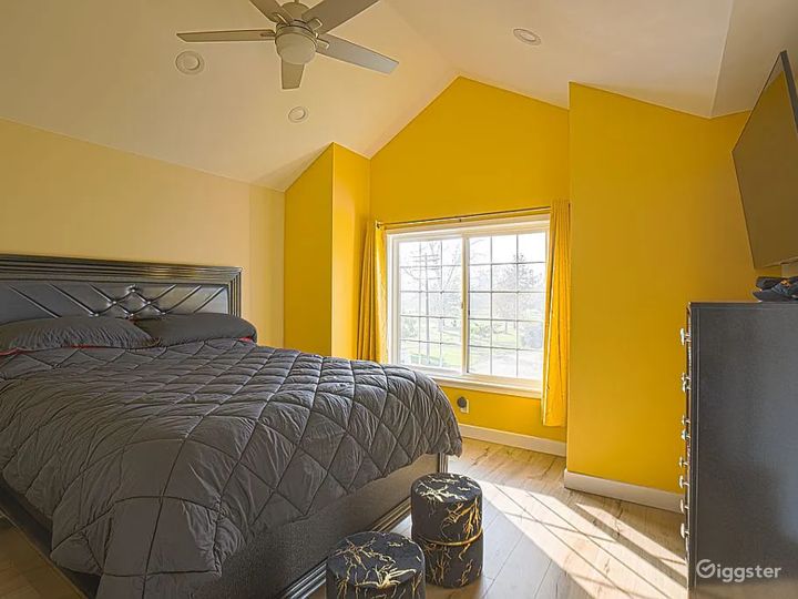 Beautiful Condo Overlooking NoHo Arts District Rent this location on