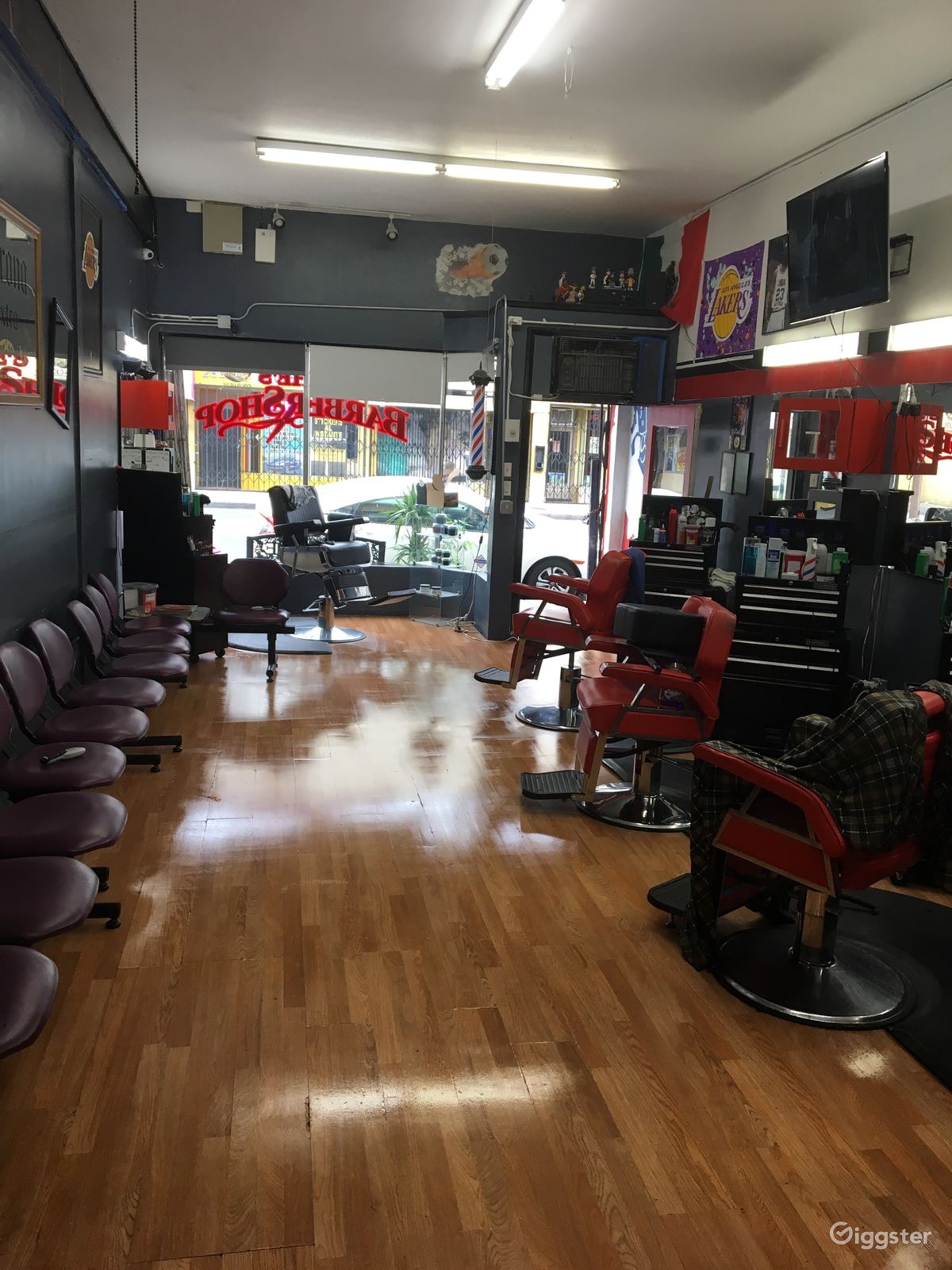 Old school/new school modern barbershop 