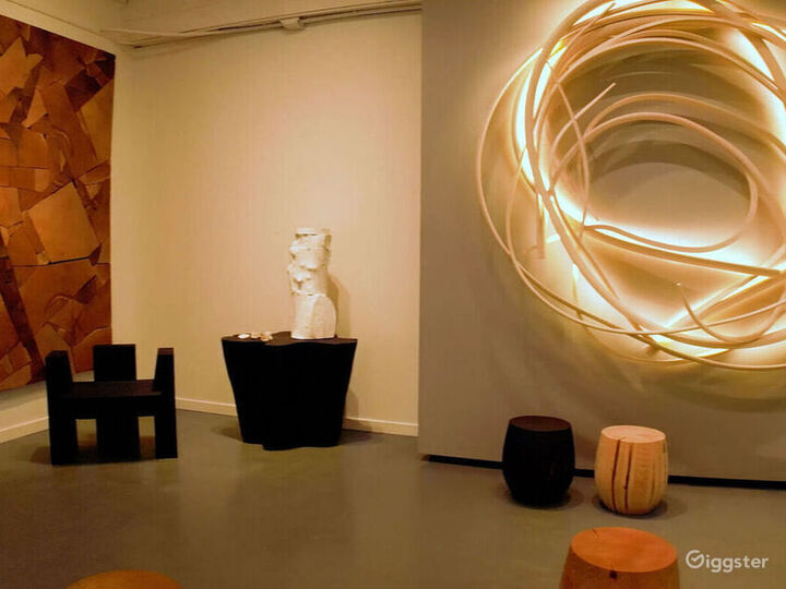 Industrial Chic Art Gallery in the heart of North Vancouver Rent this