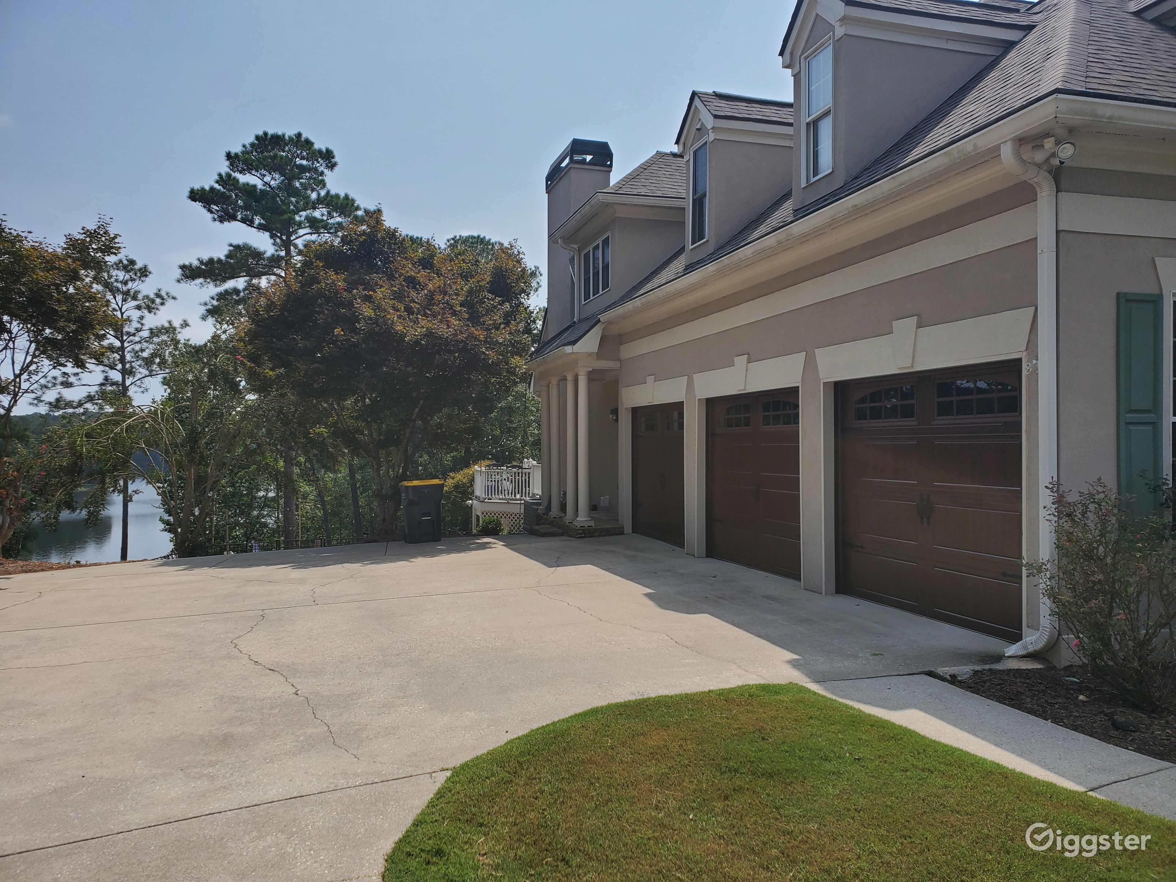 8000 sq ft house executive house on lake kedron Rent this location on