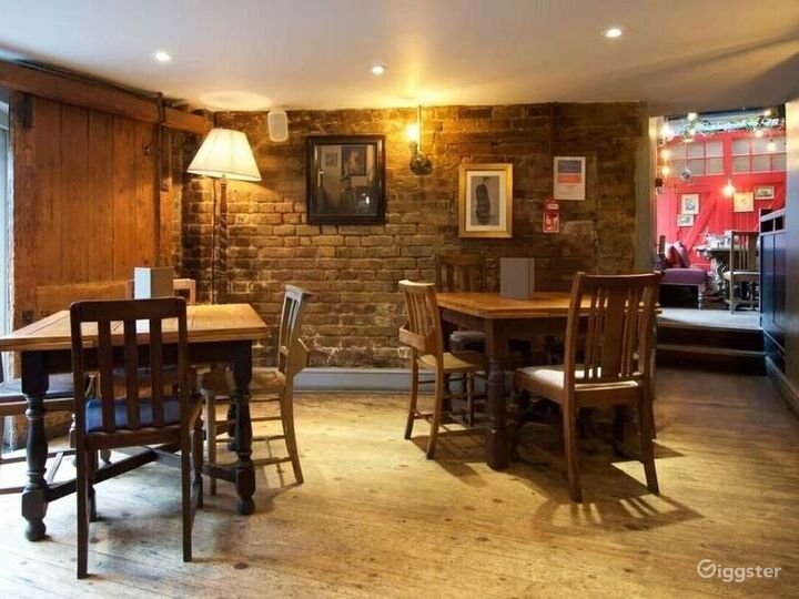 The Snug Pub in Wandsworth Common Rent this location on