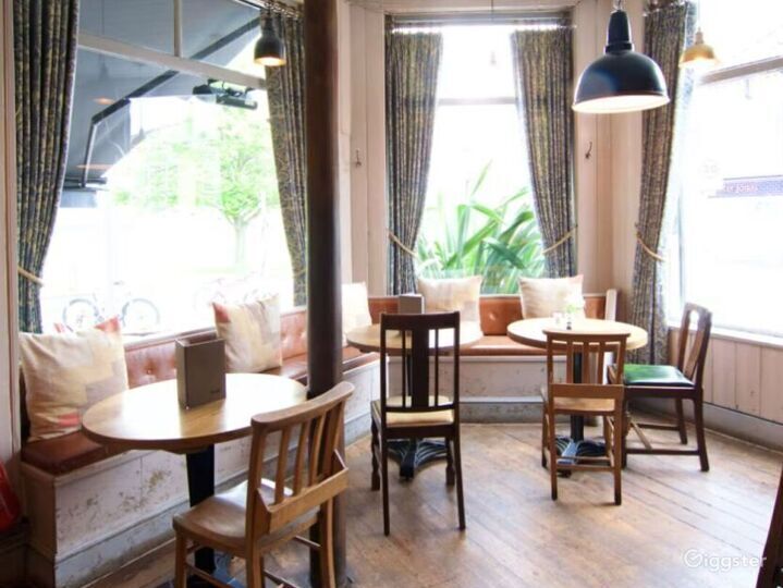 The Snug Pub in Wandsworth Common Rent this location on