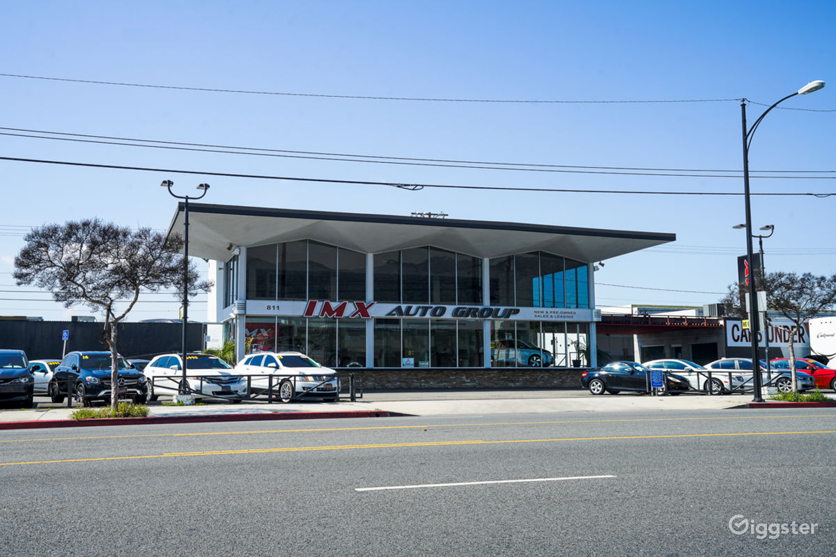 Car dealership/showroom/warehouse in Burbank! Rent this location on