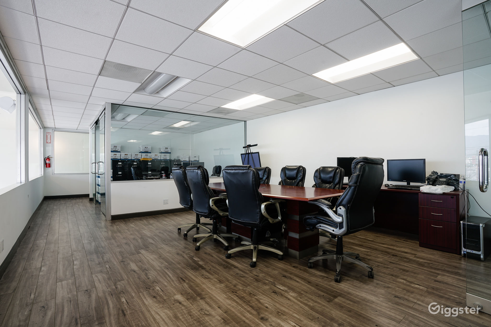 Car dealership/showroom/warehouse in Burbank! Rent this location on