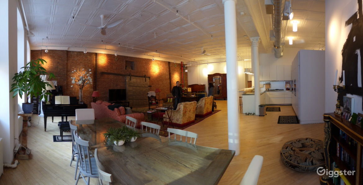 Rent Modern Soho Loft With Steel Door And A Piano Apartment Rent The Apartment Condo Loft Residential Modern Soho With