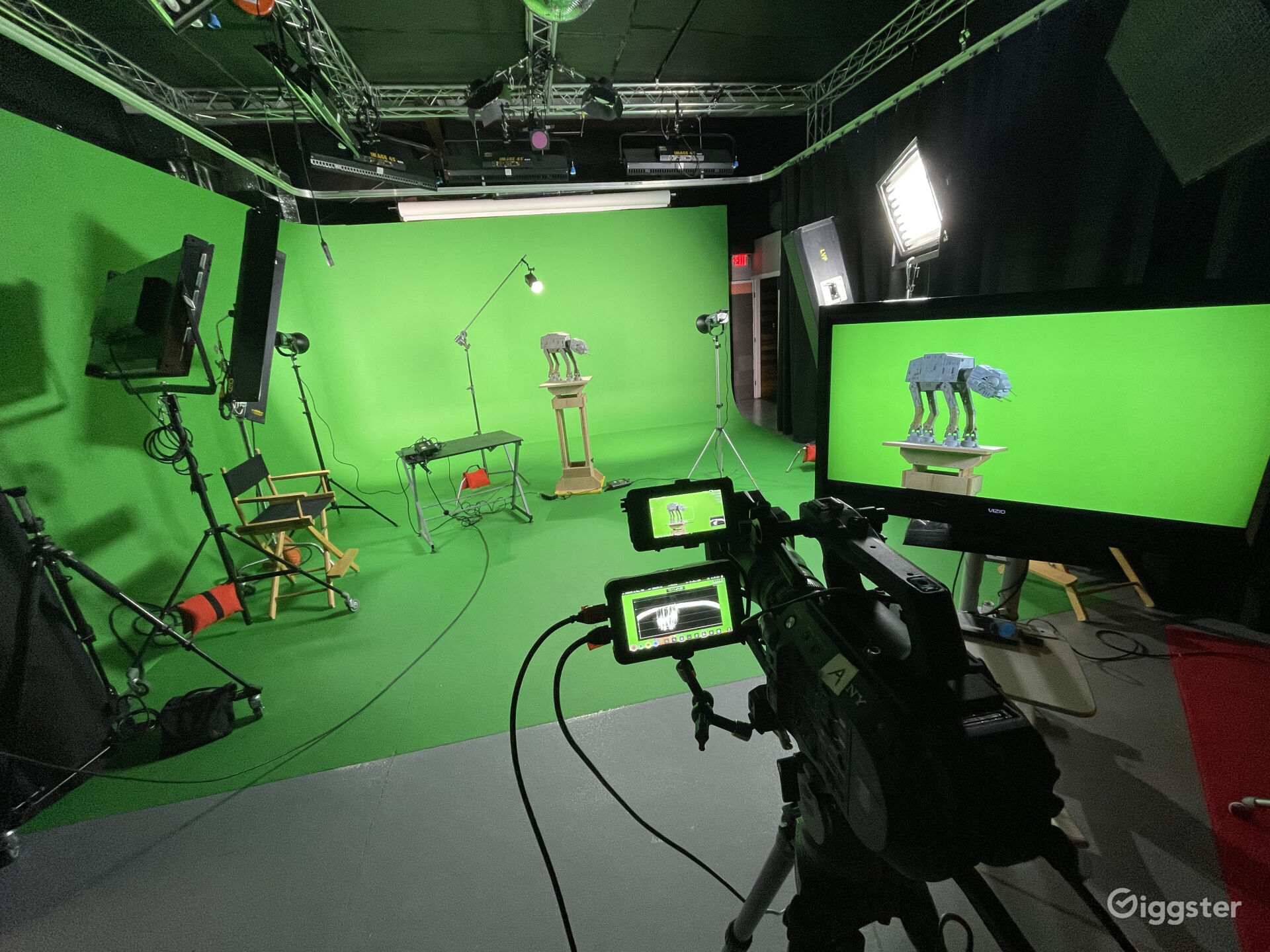 Studio with Cyclorama + Light and Grip Equipment Rent this location