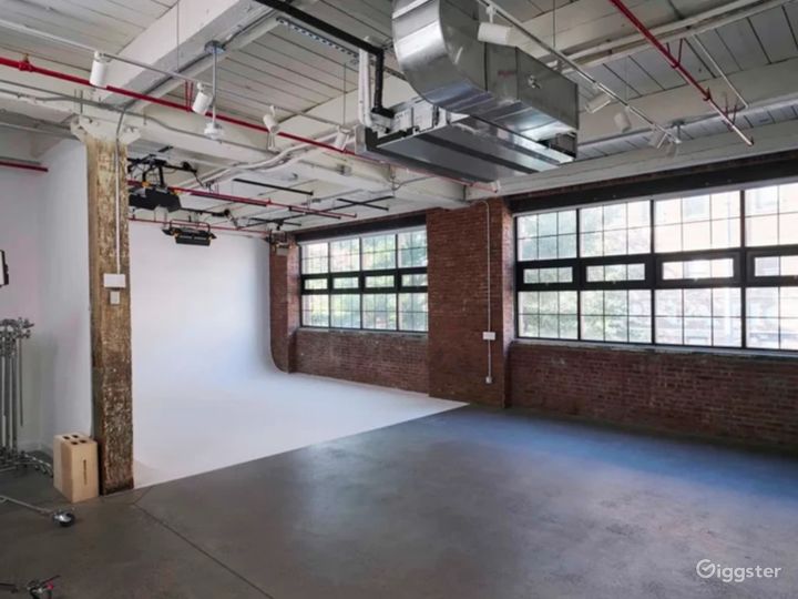 Industrial Flex Space for Events and Productions Rent this location