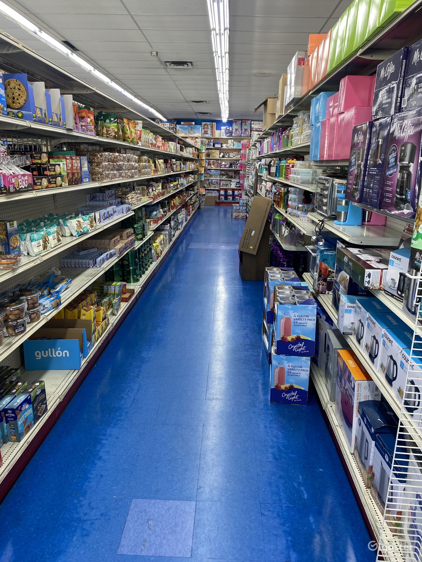 Spacious Grocery Store in Staten Island Rent this location on Giggster