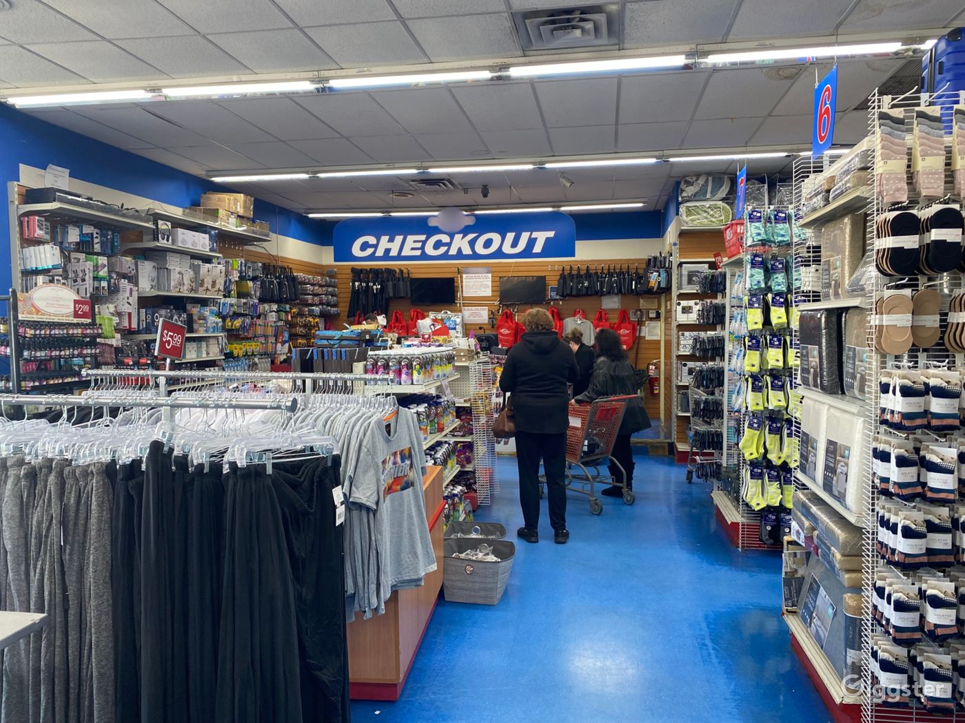 Spacious Grocery Store in Staten Island Rent this location on Giggster