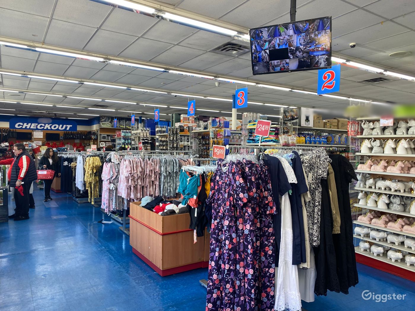 Spacious Grocery Store in Staten Island Rent this location on Giggster