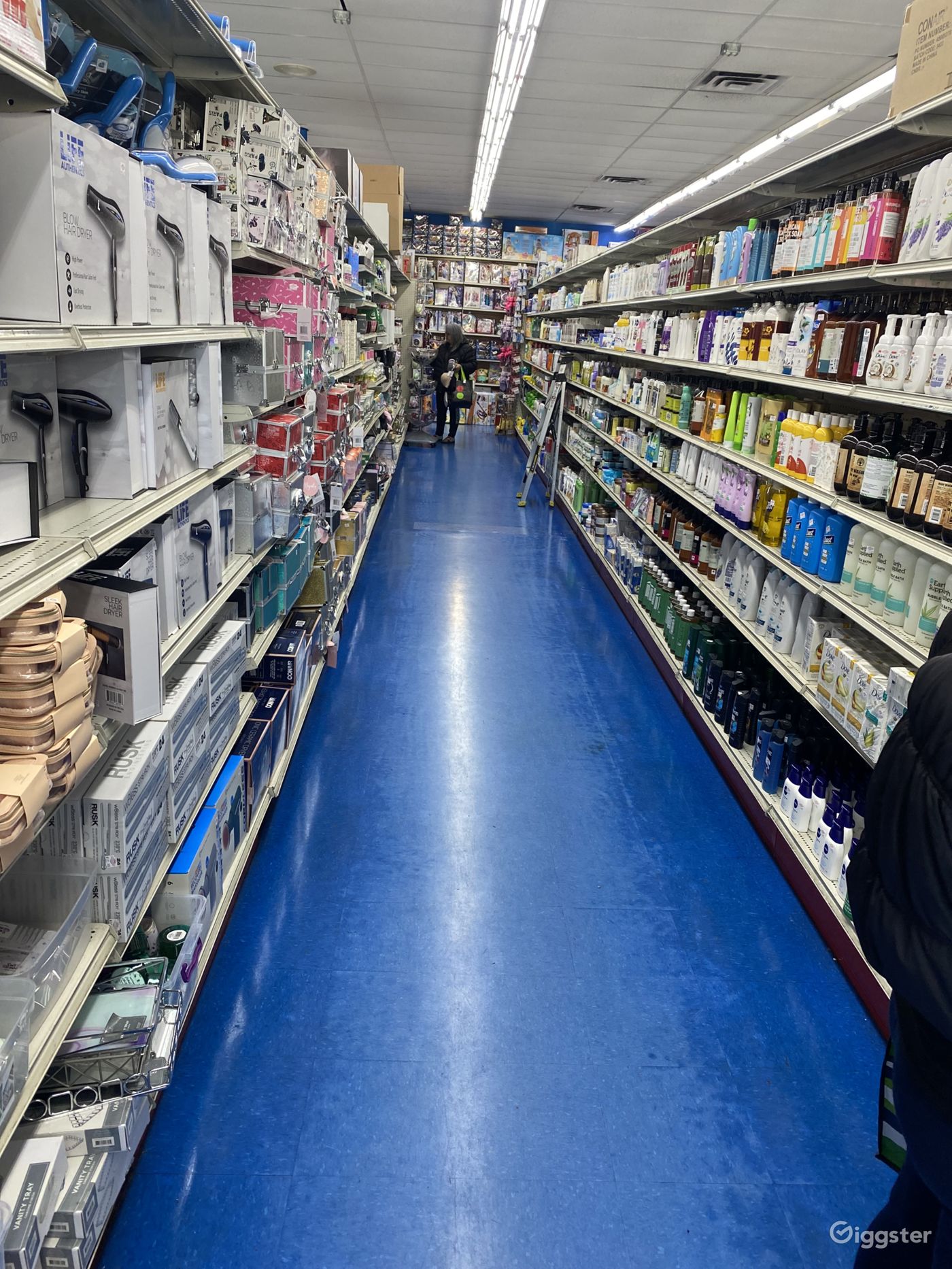 Spacious Grocery Store in Staten Island Rent this location on Giggster