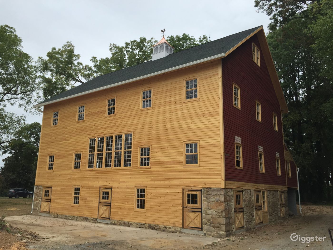 Beautiful Historic Barn in Sandy Spring MD (DMV) Rent this location