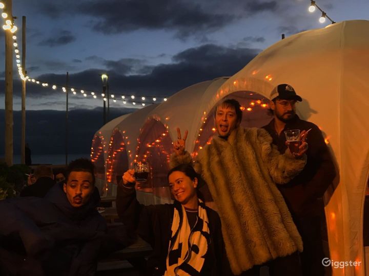 Indoor Restaurant Pub with Sea View in Brighton Photo 4