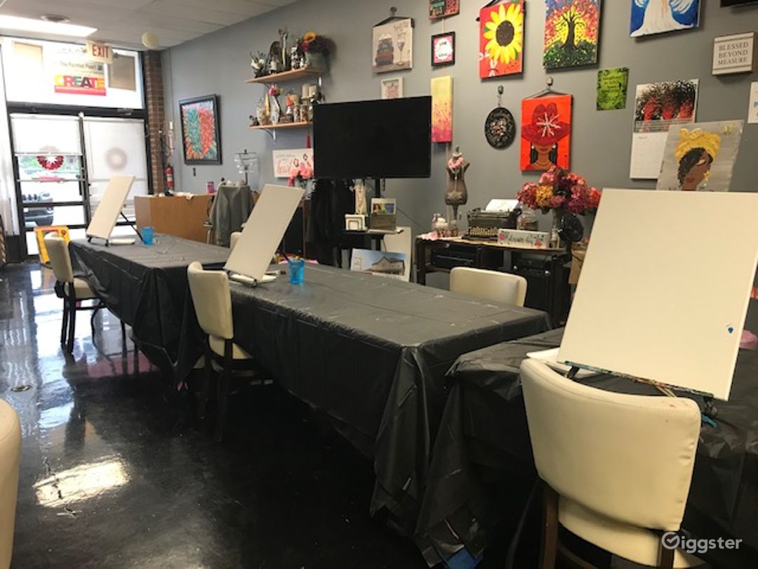 Painting Studio &amp; Art Gallery in Columbus (Buyout) Photo 2