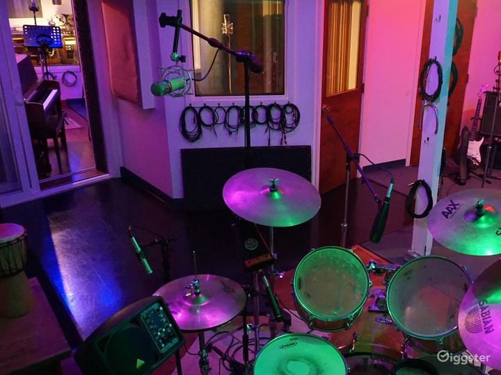 Playful Drum Room and Main Stage Rent this location on Giggster