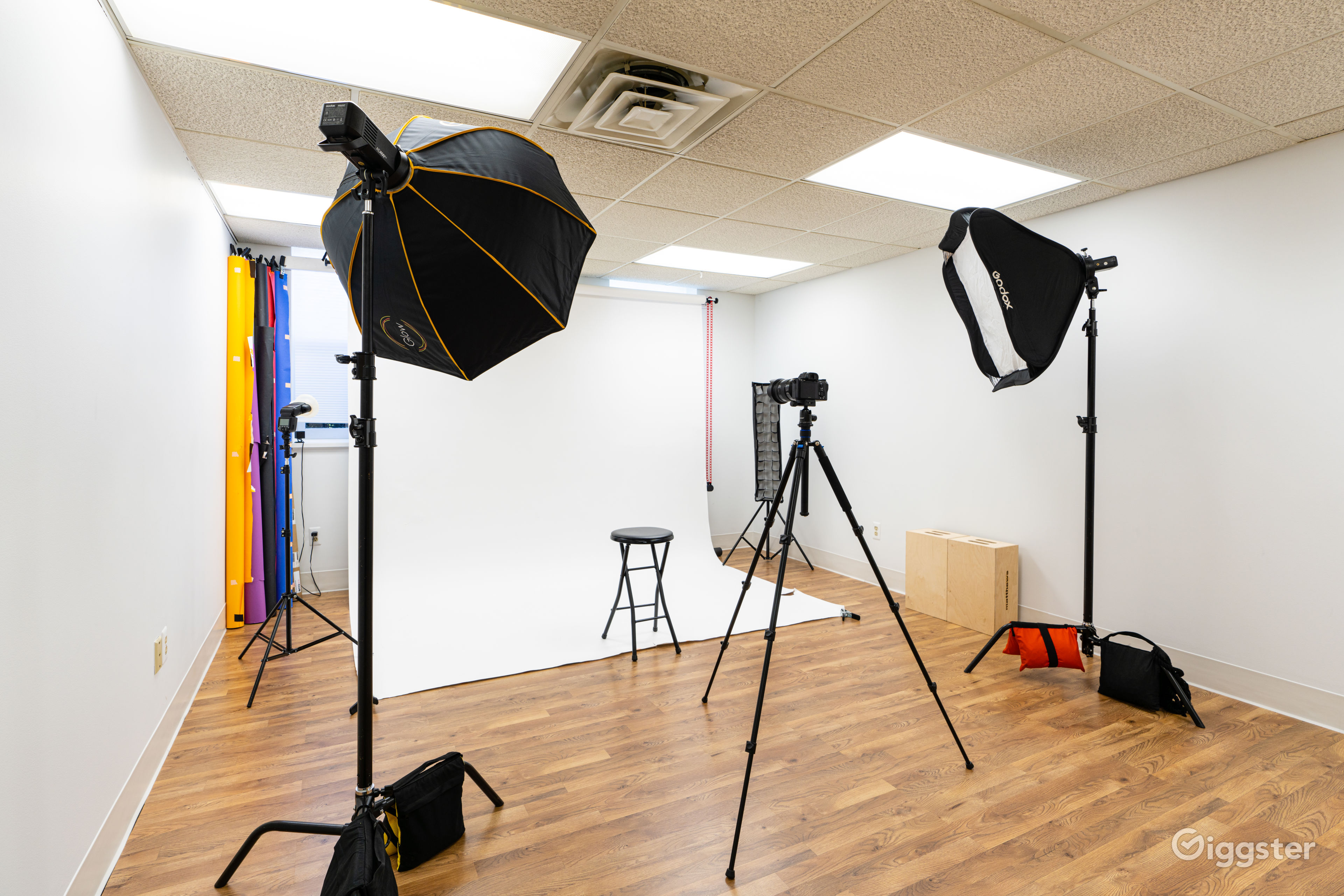 Spacious Photo/Video Studio In Downtown Morristown Rent this location