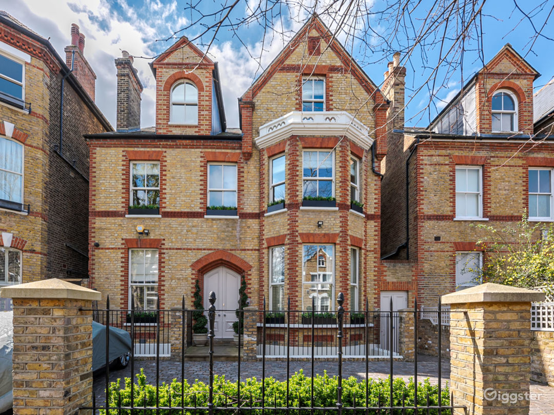  Victorian Home in Clapham Old Town 