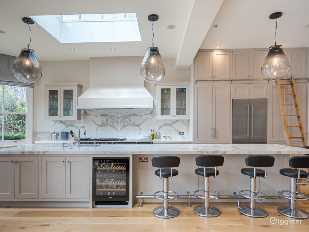  Victorian Home in Clapham Old Town 