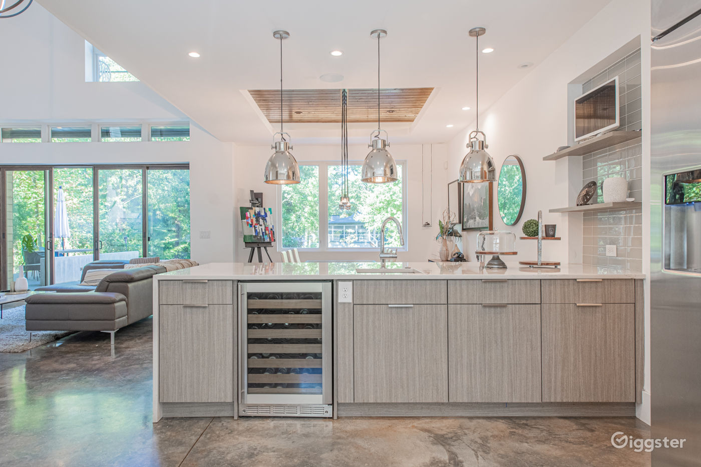 Beautiful Contemporary family home Rent this location on Giggster