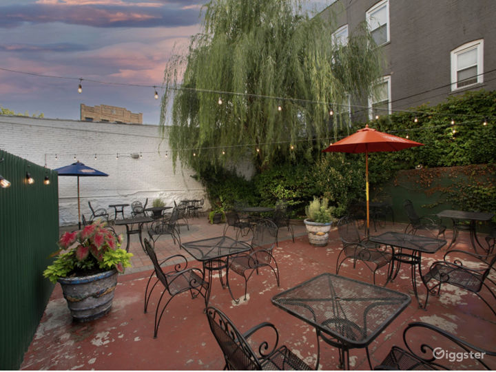 Captivating Cocktail Bar in Queens BUY OUT Rent this location on Giggster