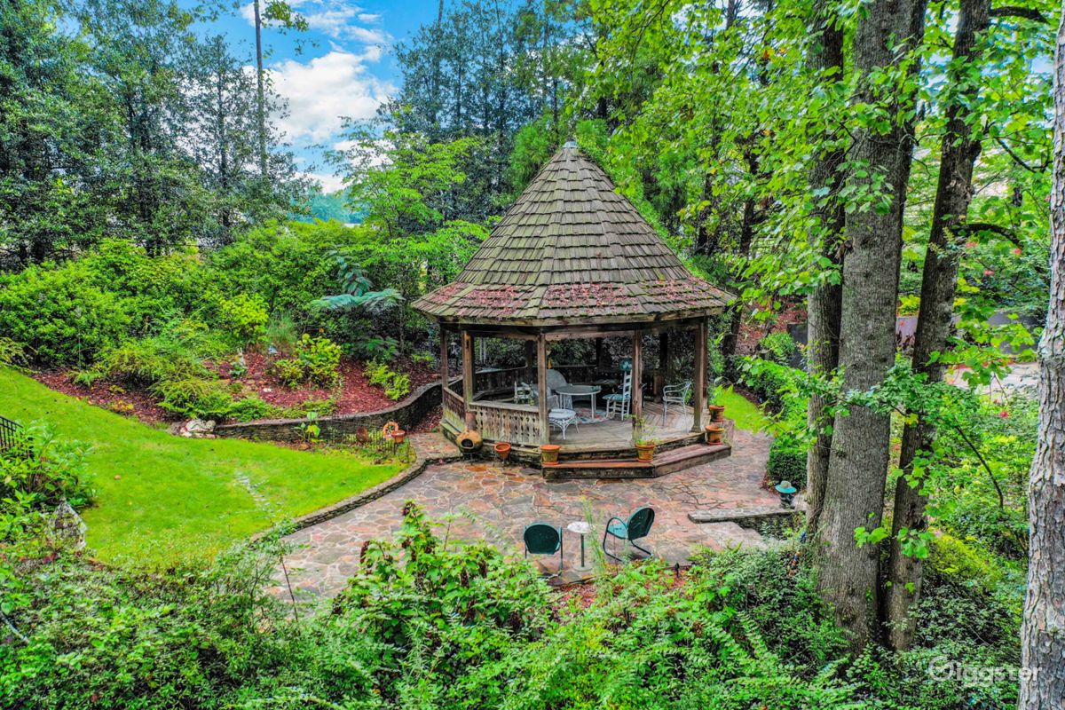 Private garden with gazebo, waterfall, and lawn Rent this location on