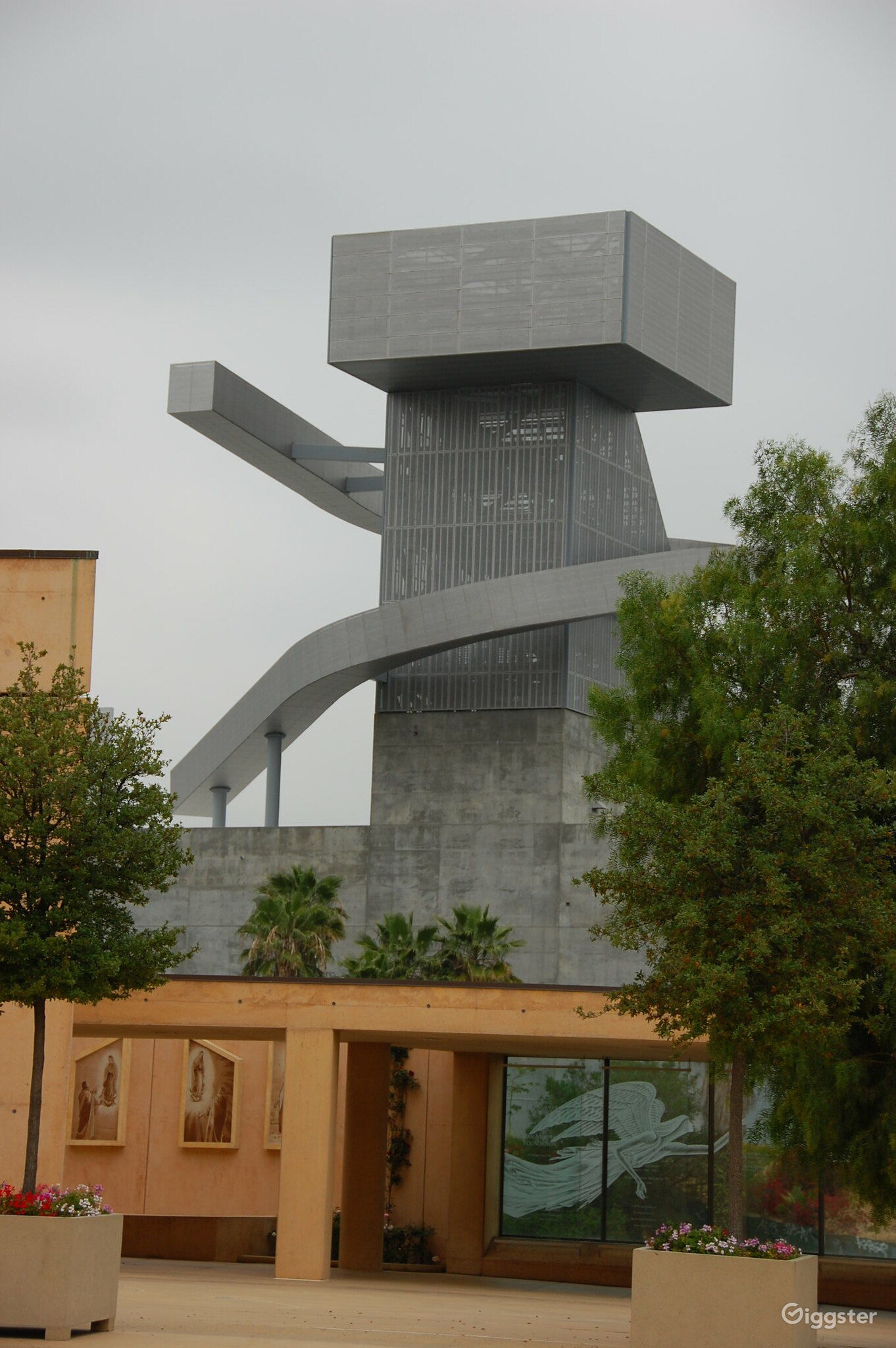 Grand Arts High School Photo 2