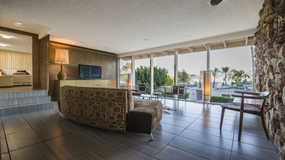 Le Corbusier original pieces and authentic 60s era ecor