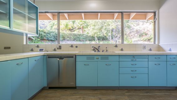 Original Tiffany Blue 60s Kitchen