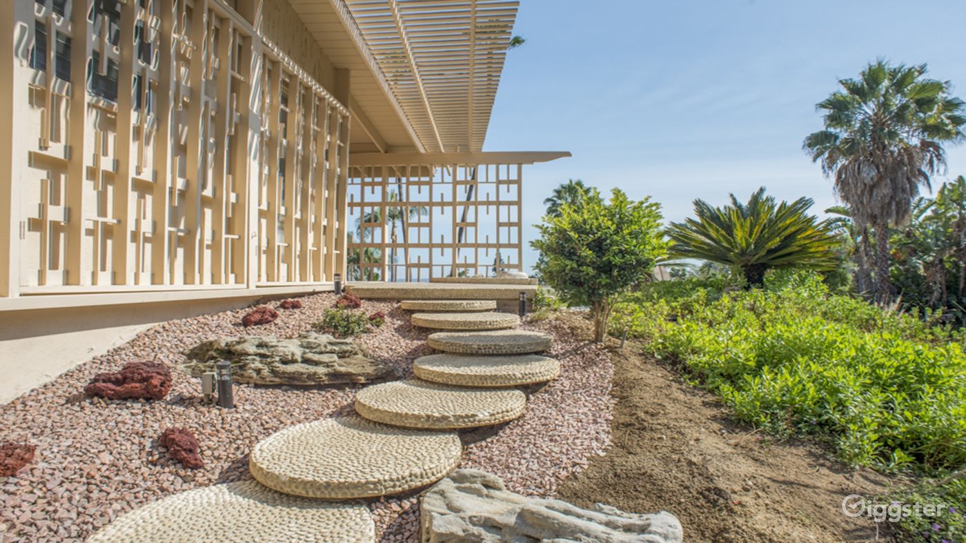 Entrance with Floating Steps 